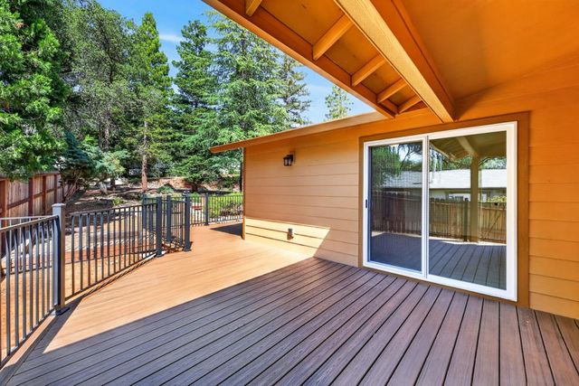 3400 Oxford Ct, Cameron Park, CA 95682