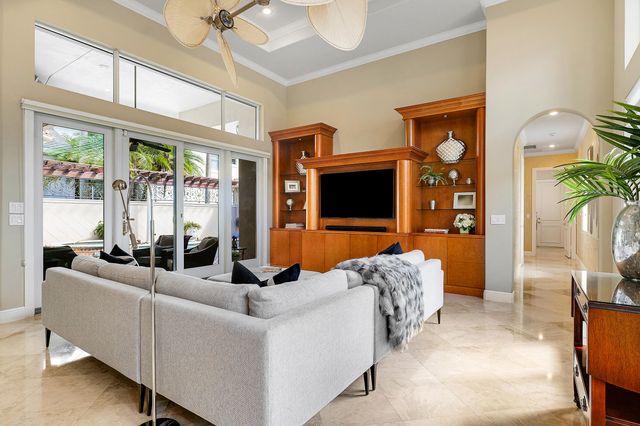 807 Floret Drive, Palm Beach Gardens, FL 33410
