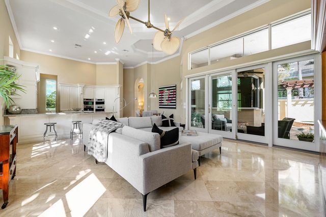 807 Floret Drive, Palm Beach Gardens, FL 33410