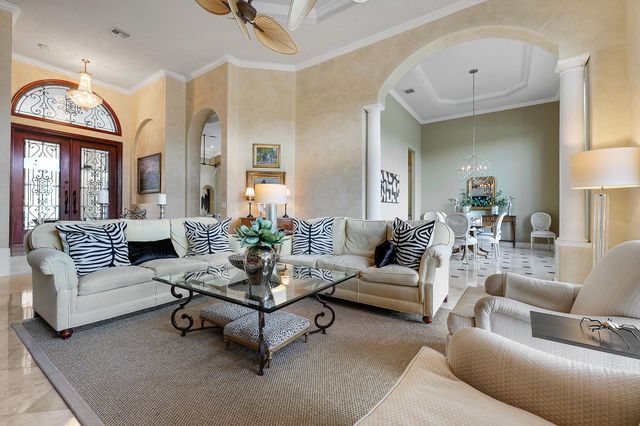 807 Floret Drive, Palm Beach Gardens, FL 33410