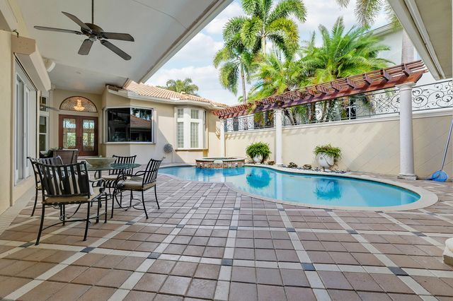 807 Floret Drive, Palm Beach Gardens, FL 33410