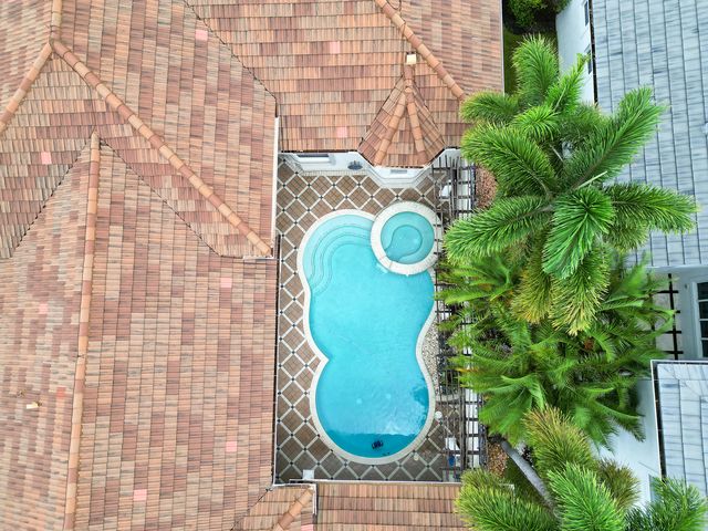807 Floret Drive, Palm Beach Gardens, FL 33410