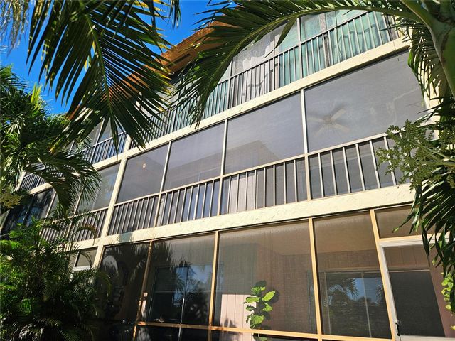 1650 PINE TREE LANE 204, Sarasota, FL 34236