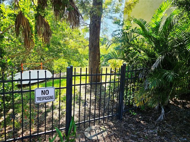 1650 PINE TREE LANE 204, Sarasota, FL 34236