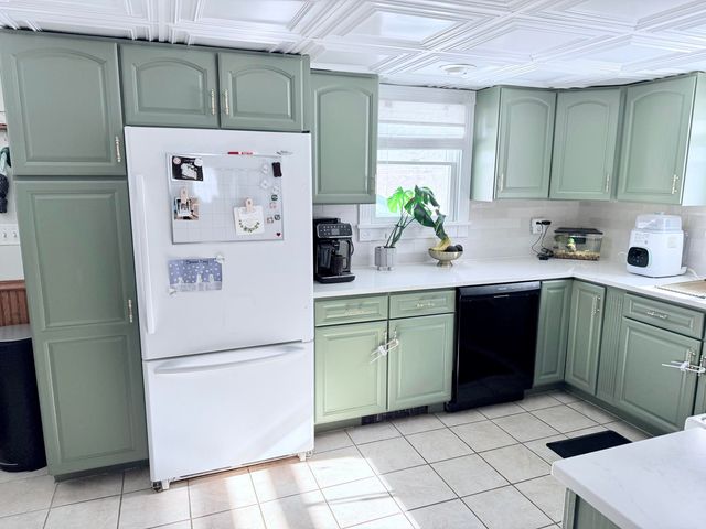 23 South Street, Champlain, NY 12919