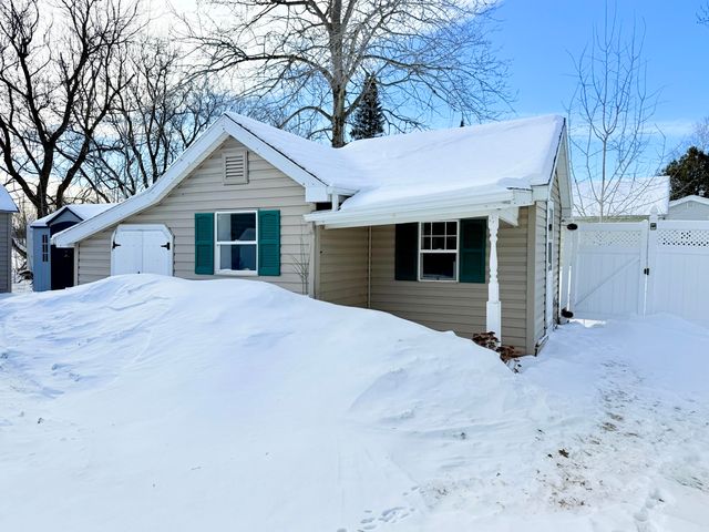 23 South Street, Champlain, NY 12919