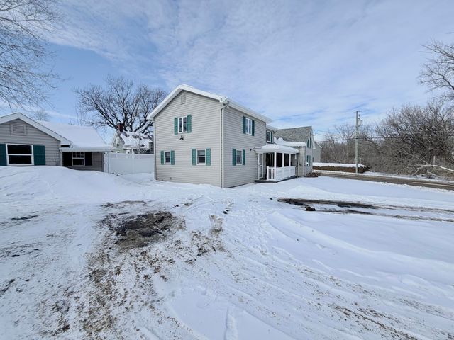 23 South Street, Champlain, NY 12919