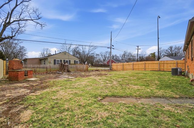 500 Schuyler Drive, Kettering, OH 45429