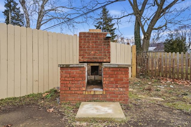 500 Schuyler Drive, Kettering, OH 45429