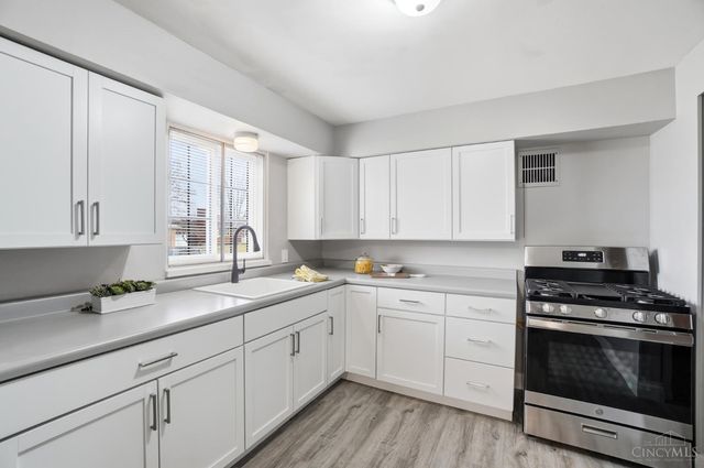 500 Schuyler Drive, Kettering, OH 45429