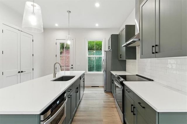 170 Color Circle, Atlanta, GA 30317