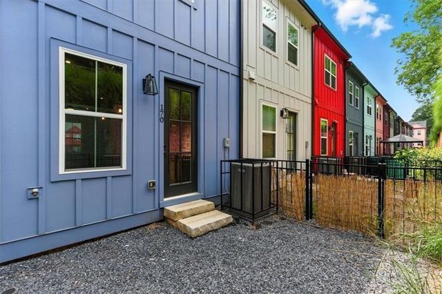 170 Color Circle, Atlanta, GA 30317
