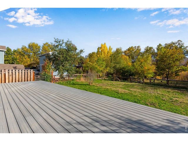 217 Park St, Lyons, CO 80540