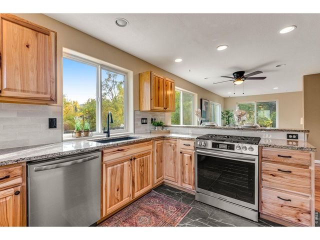 217 Park St, Lyons, CO 80540