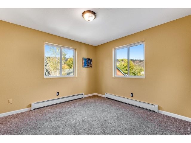 217 Park St, Lyons, CO 80540