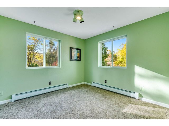 217 Park St, Lyons, CO 80540