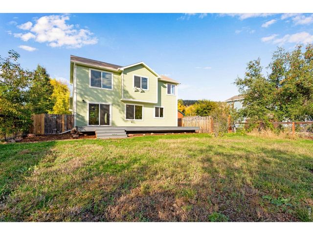 217 Park St, Lyons, CO 80540