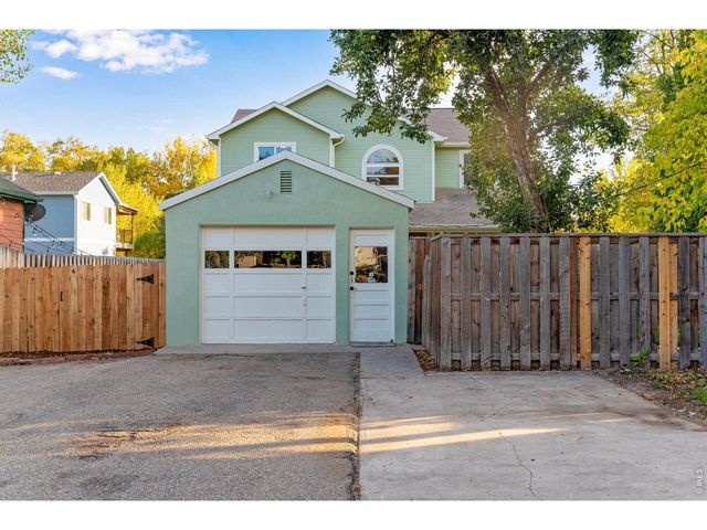 217 Park St, Lyons, CO 80540