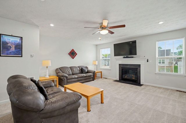 157 Cresting Road 157 Cresting Road, Fairborn, OH 45324