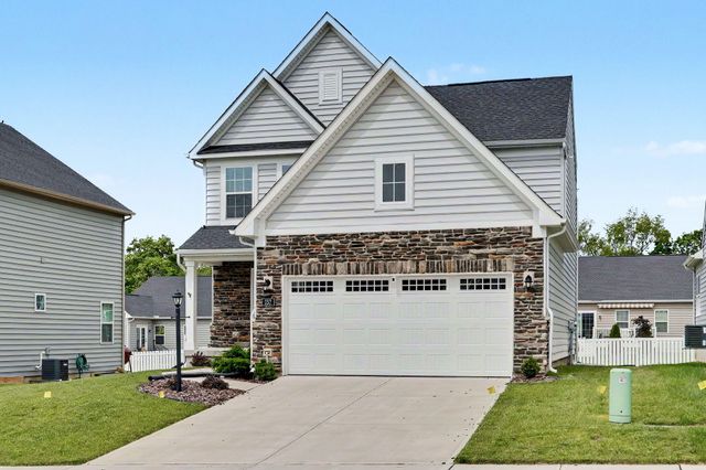 157 Cresting Road 157 Cresting Road, Fairborn, OH 45324