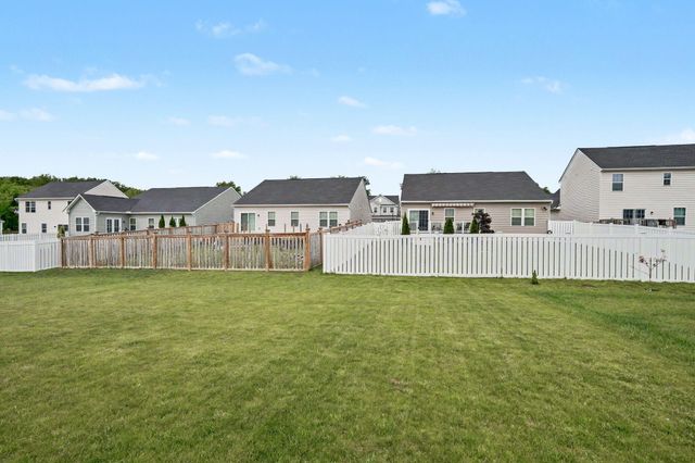 157 Cresting Road 157 Cresting Road, Fairborn, OH 45324