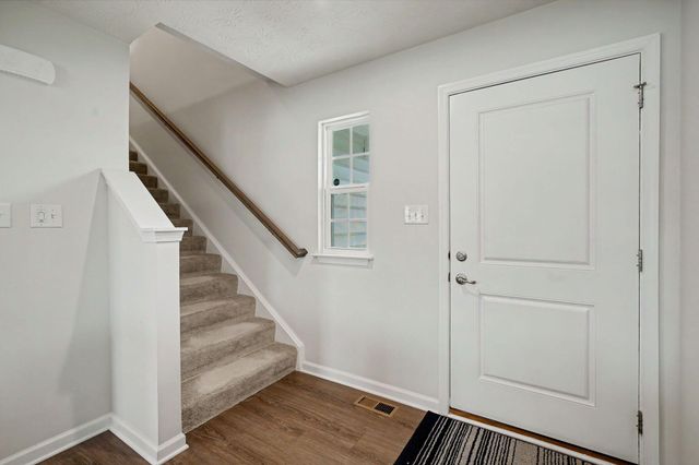 157 Cresting Road 157 Cresting Road, Fairborn, OH 45324