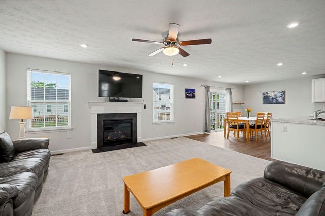 157 Cresting Road 157 Cresting Road, Fairborn, OH 45324