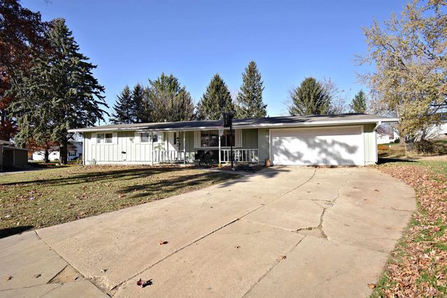 314 15th Ave. N.E., Independence, IA 50644