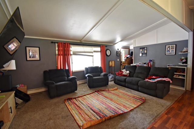 314 15th Ave. N.E., Independence, IA 50644