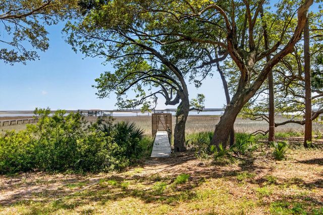 1049 Main Sail Court, Awendaw, SC 29429