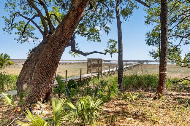 1049 Main Sail Court, Awendaw, SC 29429