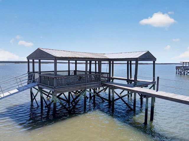 1049 Main Sail Court, Awendaw, SC 29429
