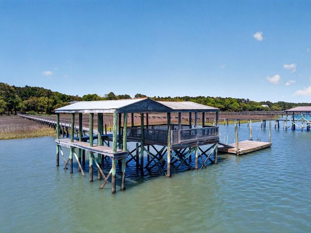 1049 Main Sail Court, Awendaw, SC 29429