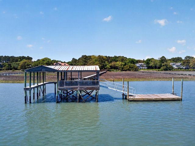 1049 Main Sail Court, Awendaw, SC 29429