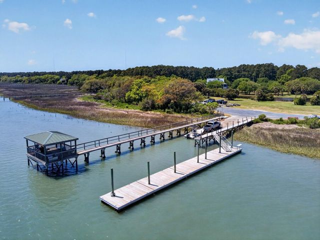 1049 Main Sail Court, Awendaw, SC 29429