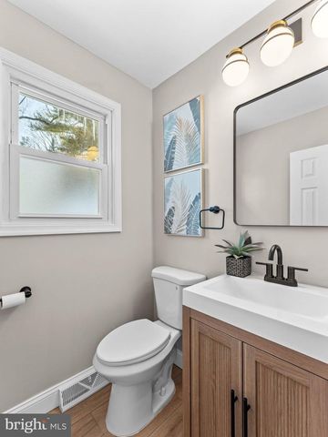 302 CORNELL AVE, Stratford, NJ 08084