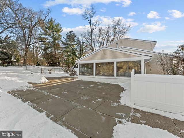 302 CORNELL AVE, Stratford, NJ 08084