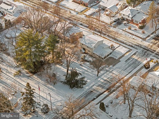 302 CORNELL AVE, Stratford, NJ 08084