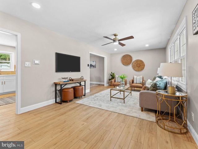 302 CORNELL AVE, Stratford, NJ 08084