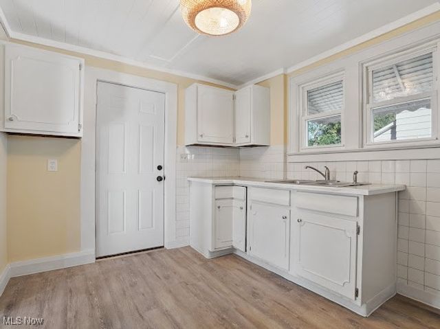 1371 Benton Street, Barberton, OH 44203