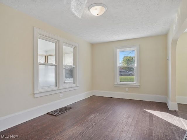 1371 Benton Street, Barberton, OH 44203