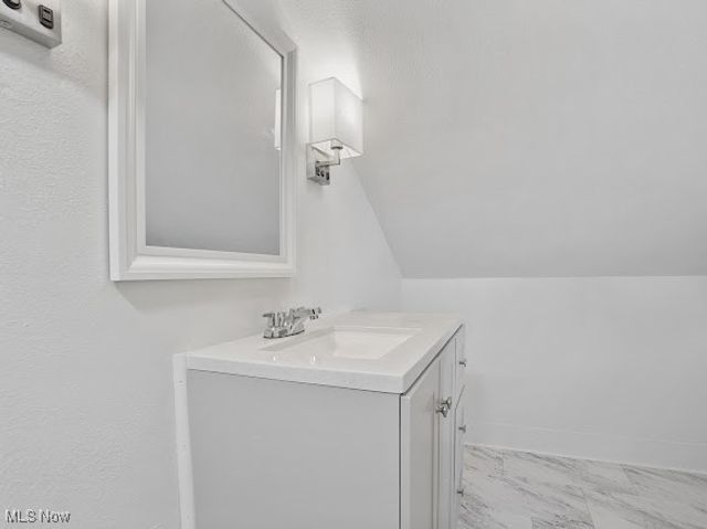 1371 Benton Street, Barberton, OH 44203