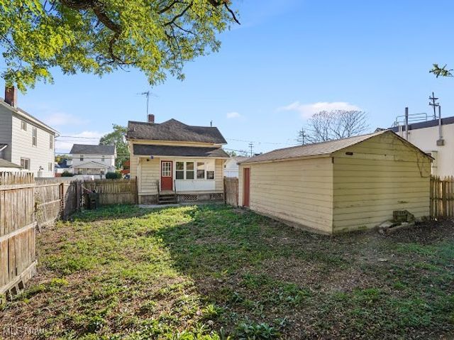 1371 Benton Street, Barberton, OH 44203