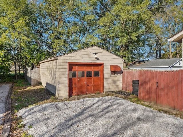 1371 Benton Street, Barberton, OH 44203