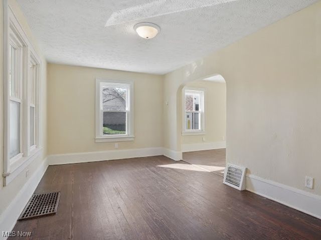 1371 Benton Street, Barberton, OH 44203