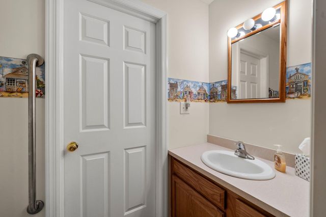 12 Settlers, Eastham, MA 02642