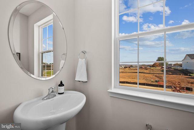 14 ALOMA ST, Charles Town, WV 25414