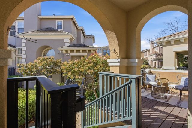 407 Charlott Lane, Redwood City, CA 94063