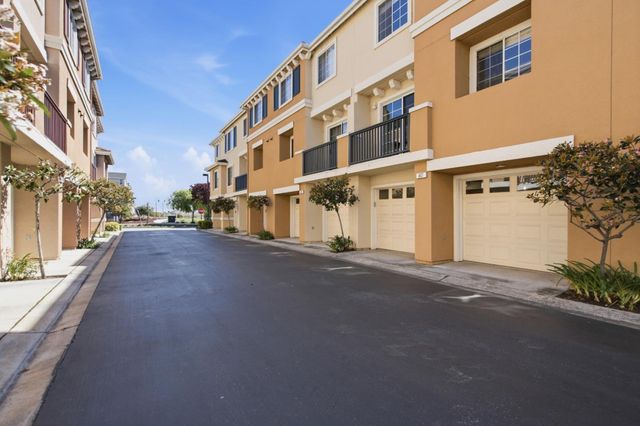 407 Charlott Lane, Redwood City, CA 94063