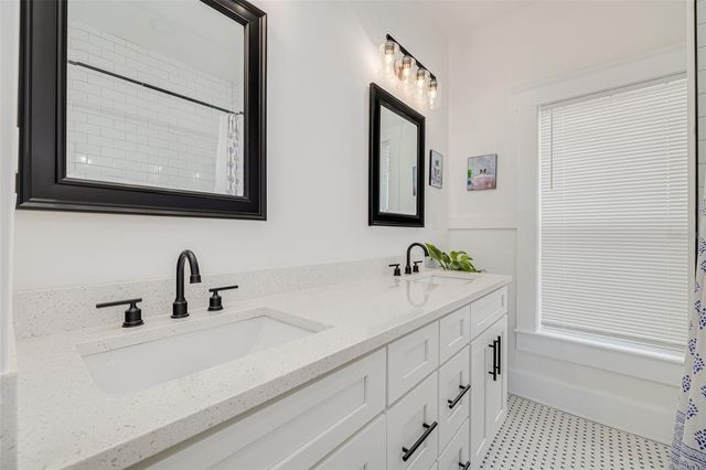 303 W CURTIS STREET, Tampa, FL 33603
